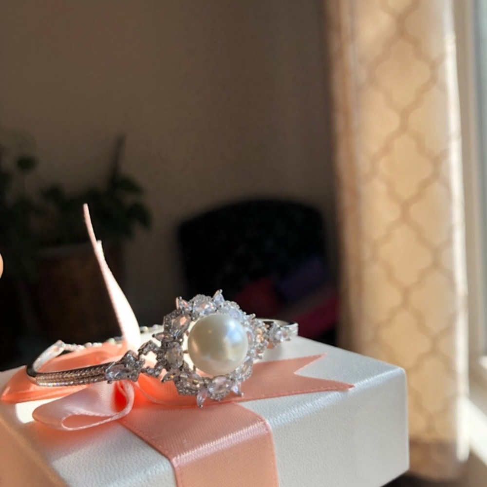 Unique Swarovski Elements Bracelet With Pearl - image 8